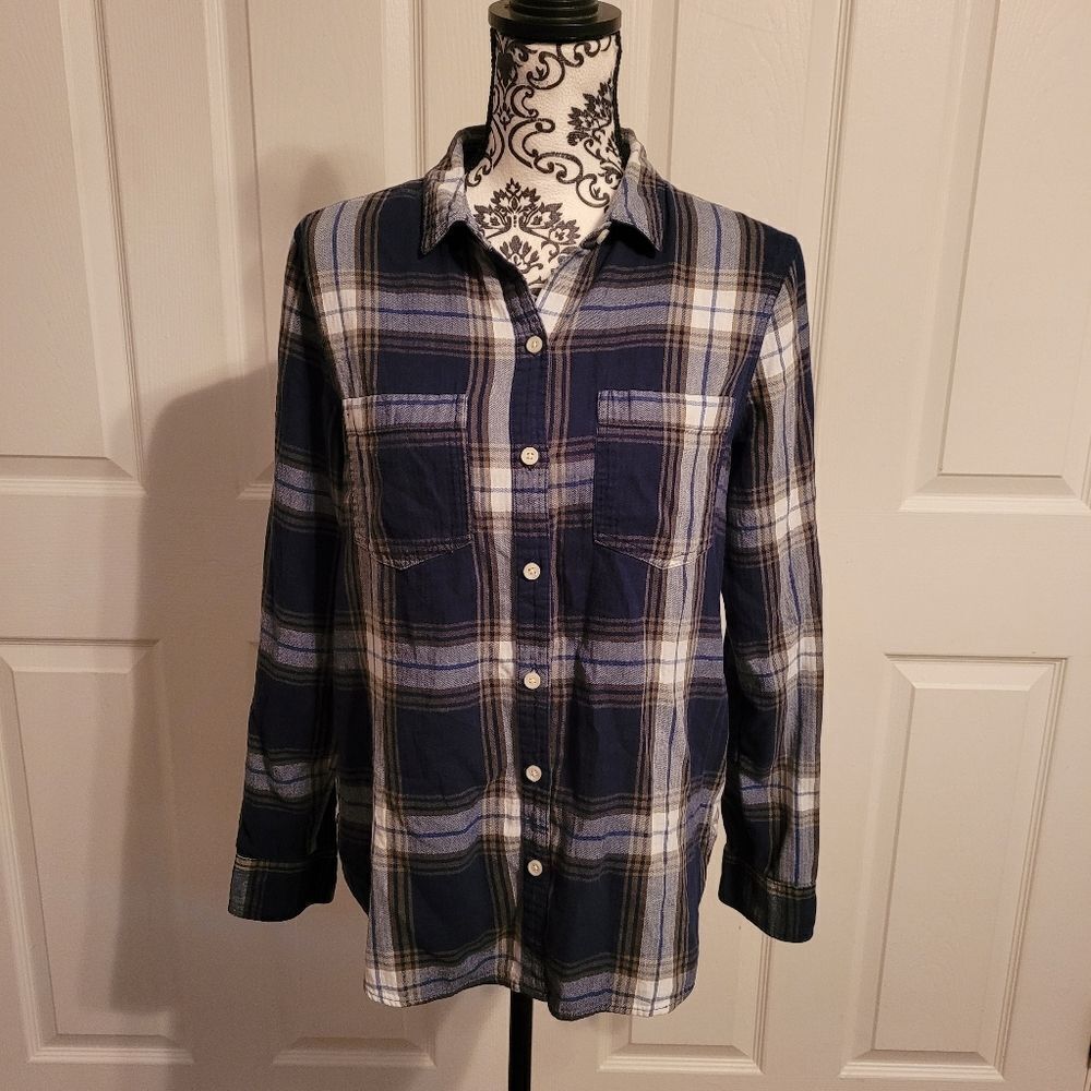Old Navy woman's plaid button up shirt